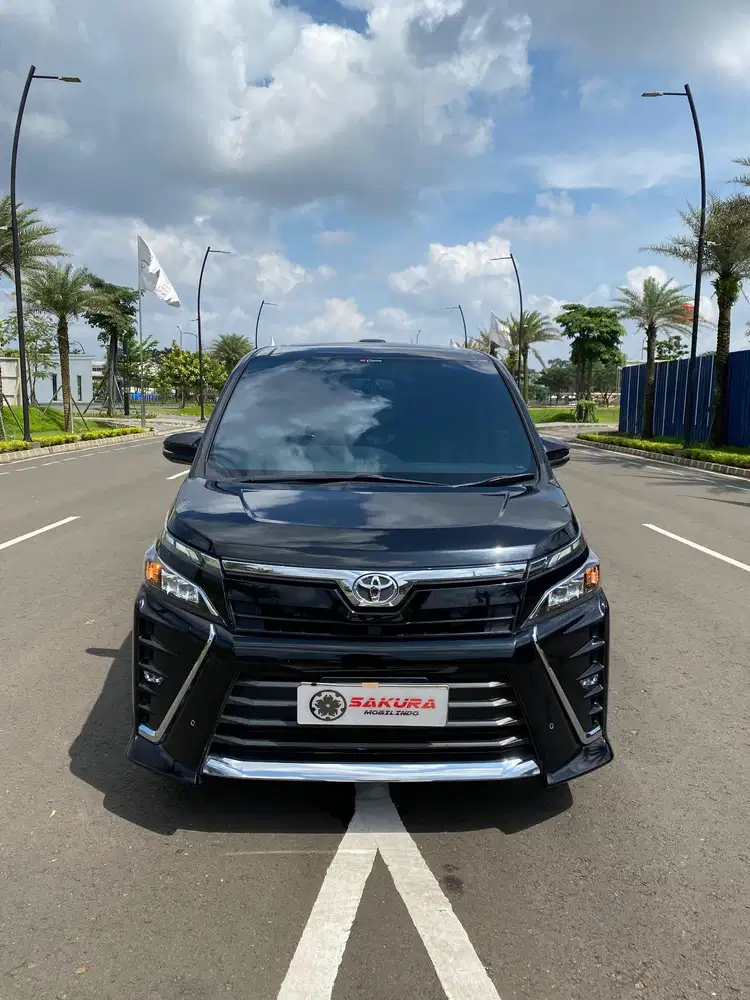 Toyota Voxy 2018 Bensin
