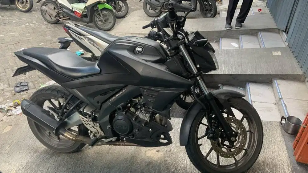 Motor Yamaha Vixion R Hitam Dopp 2022