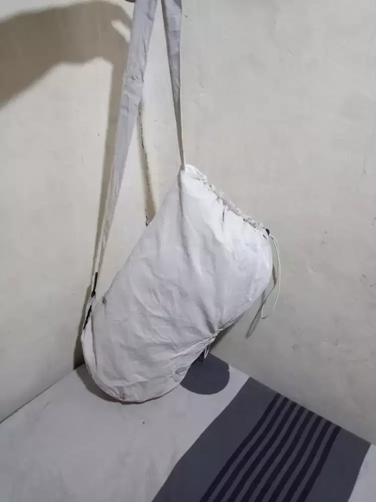 Tas Sling model Tabung