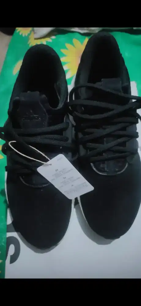 Sepatu Adidas Hitam