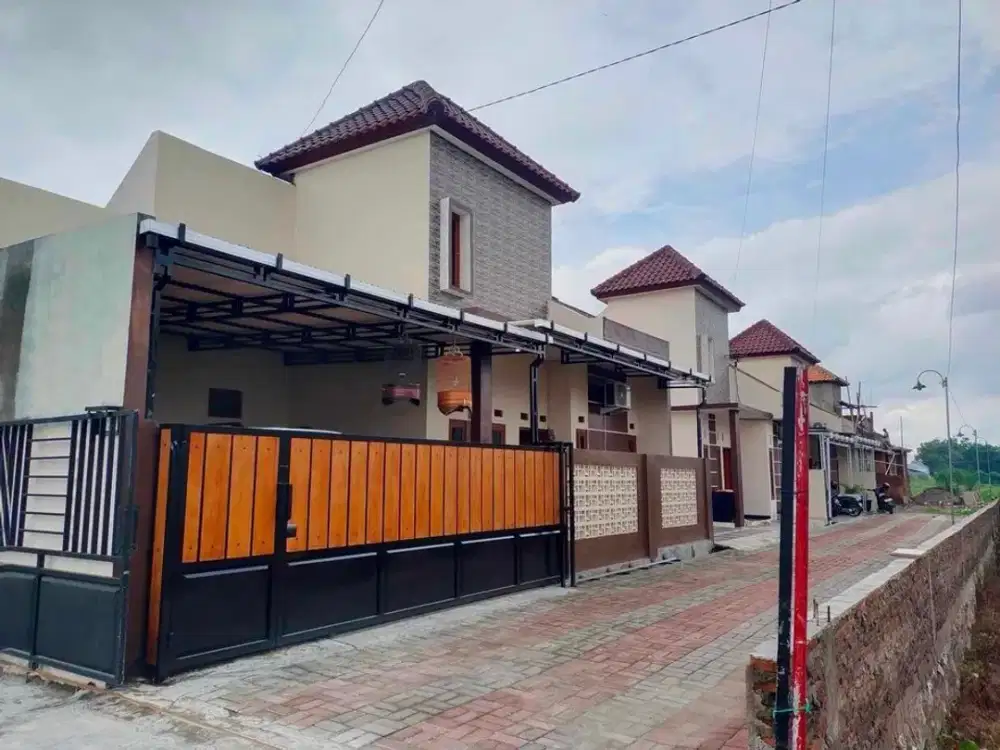 Dijual rumah mewah di kartasura masih 2 unit saja dari 15 unit bisa juga beli tanahnya saja