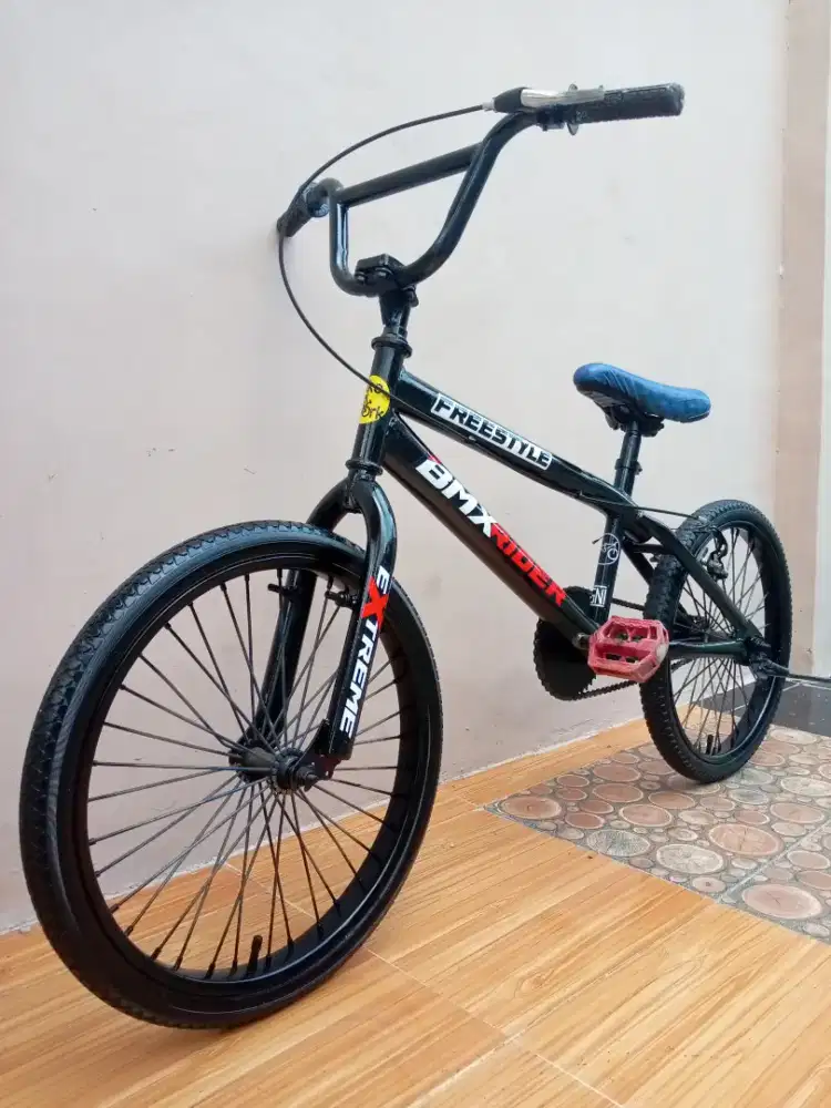 Sepeda BMX Ukuran 20.