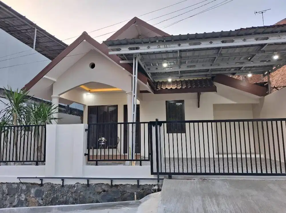 Rumah Baru carport 2 mobil do Manyaran