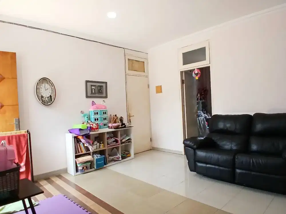 Dijual Hunian Nyaman & Luas di Sektor 8 – LT 216 m², Siap Huni  GB-15731