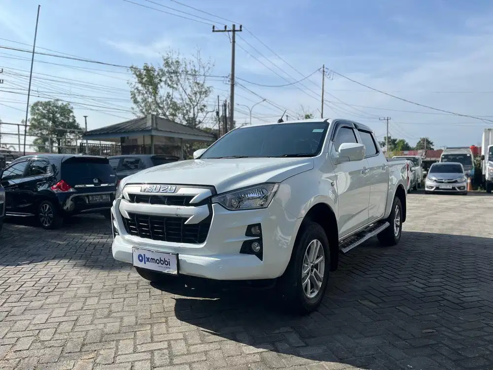 ISUZU D-MAX RODEO 1.9 DOUBLE CABIN SOLAR MANUAL 2023  _ TBD