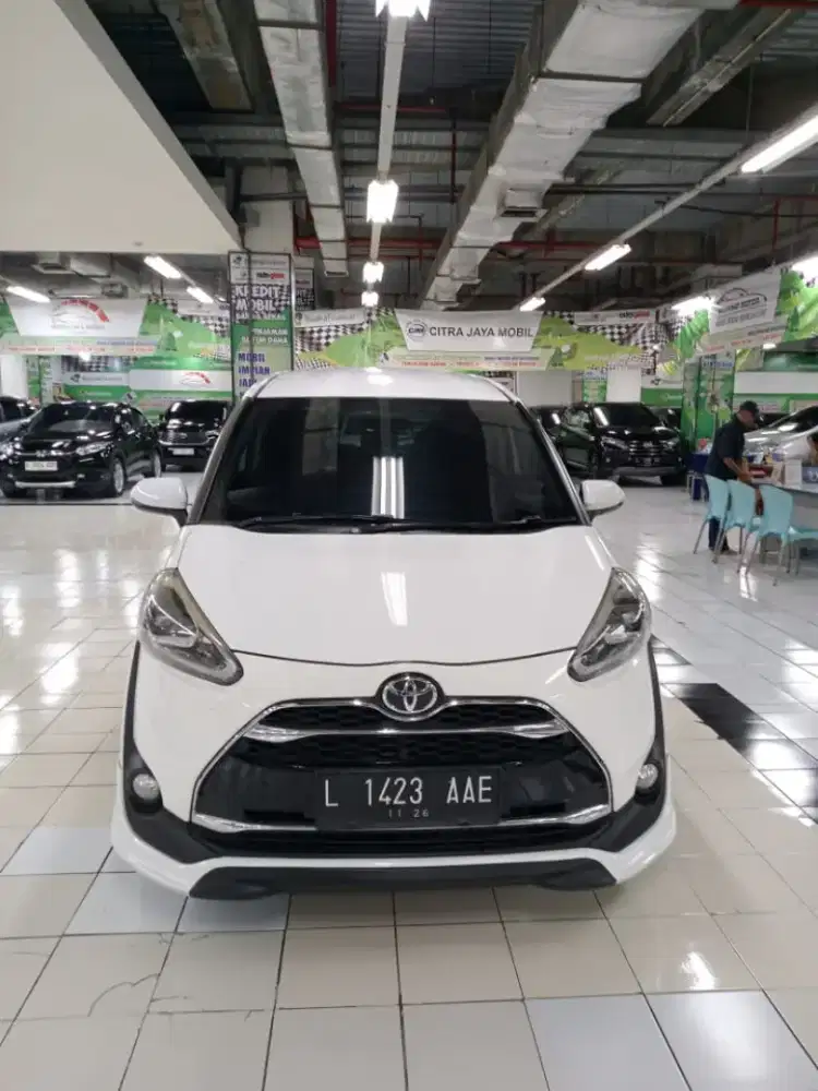 TOYOTA SIENTA Q AT 2016 PUTIH