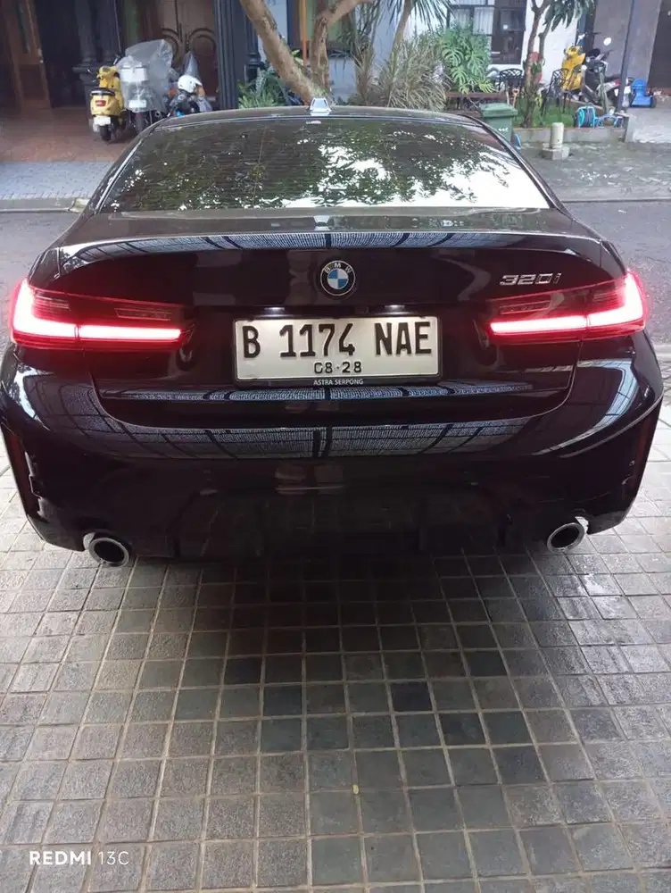 BMW 320i 2023 Bensin