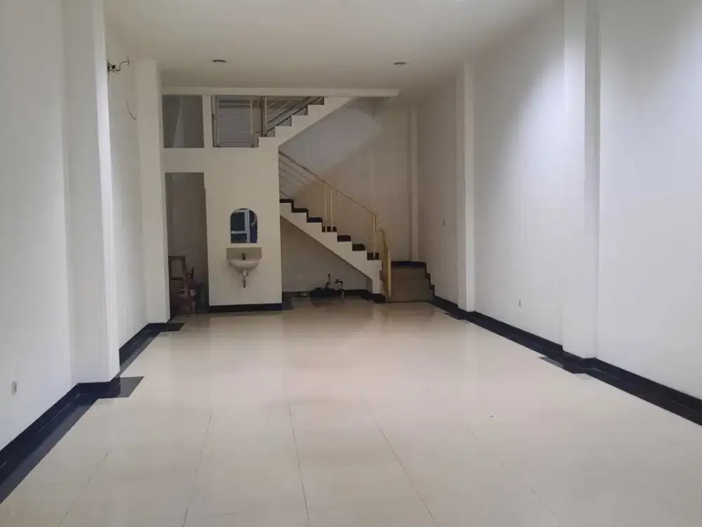 Ruko 3.5 Lantai Disewa Di Kelapa Gading