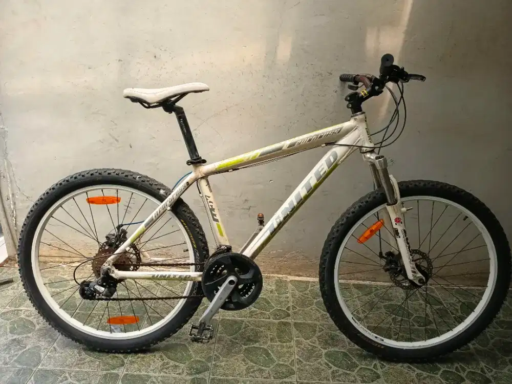 Mtb 26 united fortress xc 77 full alloy 8sp . Normal siap goes.
