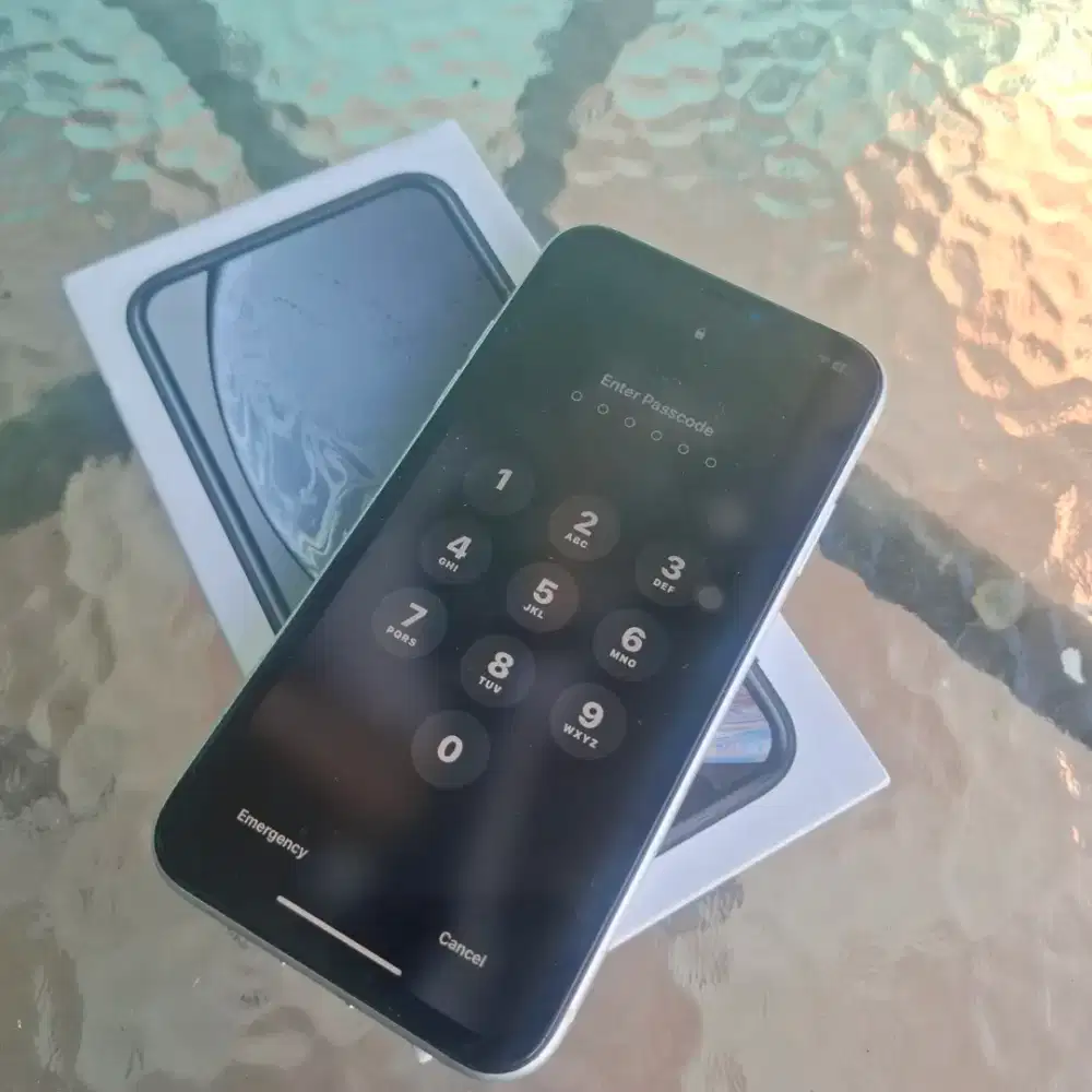 Iphone XR 128 resmi Eks Ibox