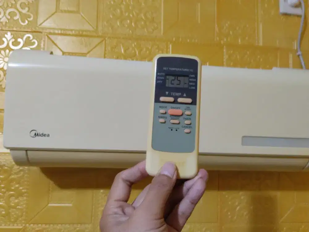 AC Midea 1Pk fungsi normal