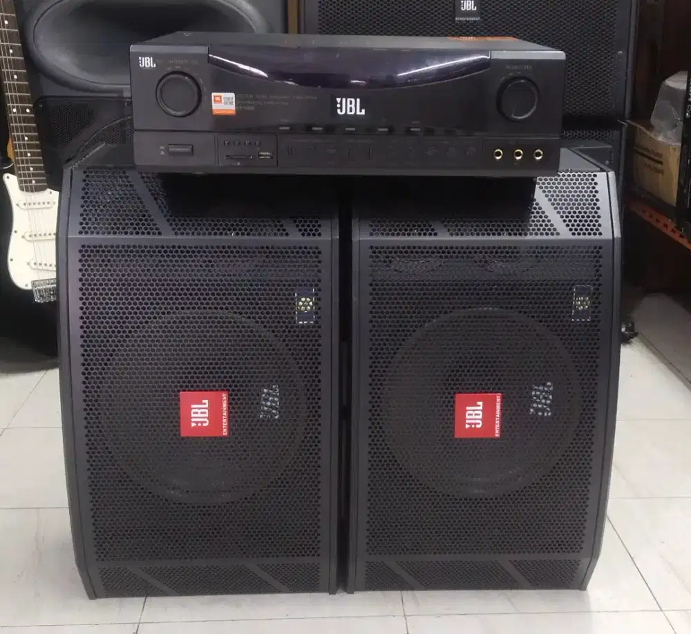 Satu set Amplifier Karoke Jbl Sama Sepasang speaker Jbl 10 Inchi