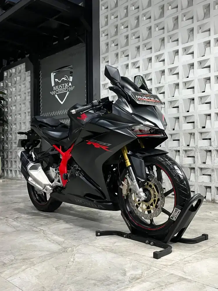 Low KM‼️Honda CBR 250RR 2018. KM 12rb. DANNY Mustika Motor Sulfat