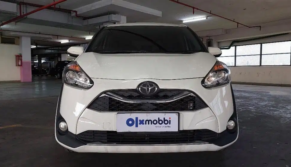 TDP 10JT, Toyota Sienta 1.5 V Bensin-AT Putih 2021