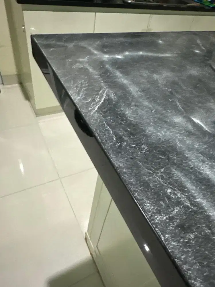 Di cari karywan Pria untuk di toko elektronik