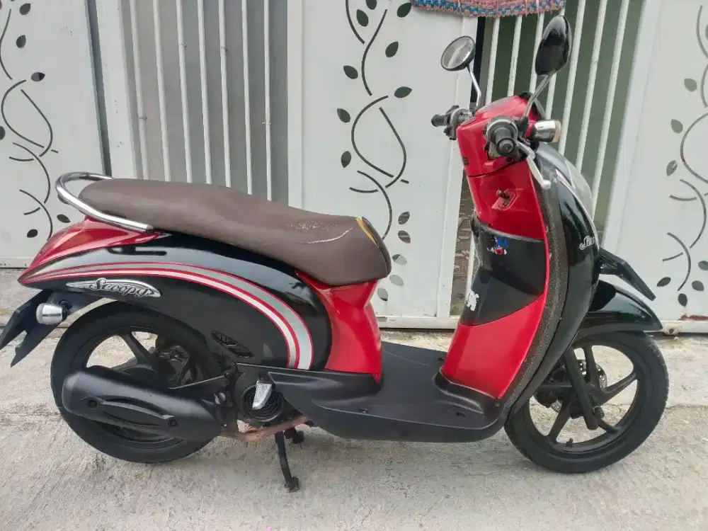 Honda Scoopy karburator tahun 2012 plat 2027 pajak hidup di Tangerang