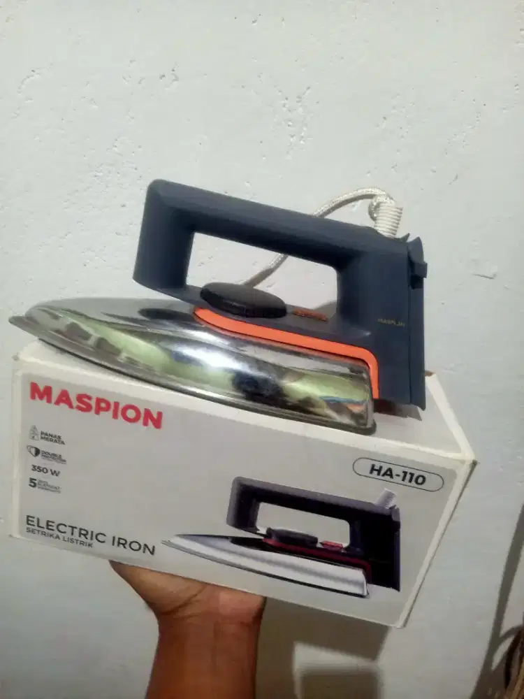 Di jual semua warna dan model setrika hitam dan stnalish  garansi 5 th