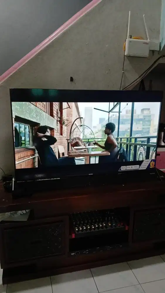 polytron 50 inc smart tv like new
