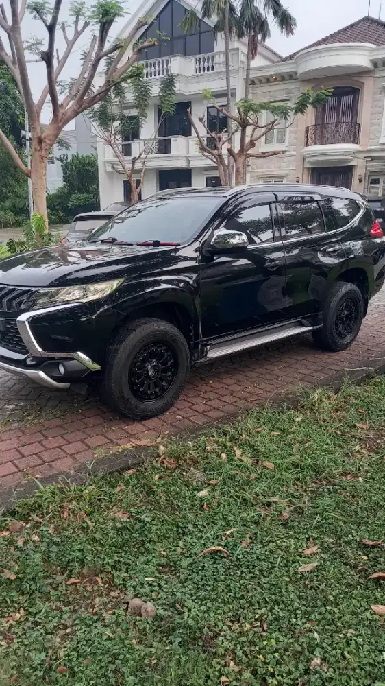 Pajero Sport Exceed istimewa, variasi, nopol L, KM low,pemakaian 2017