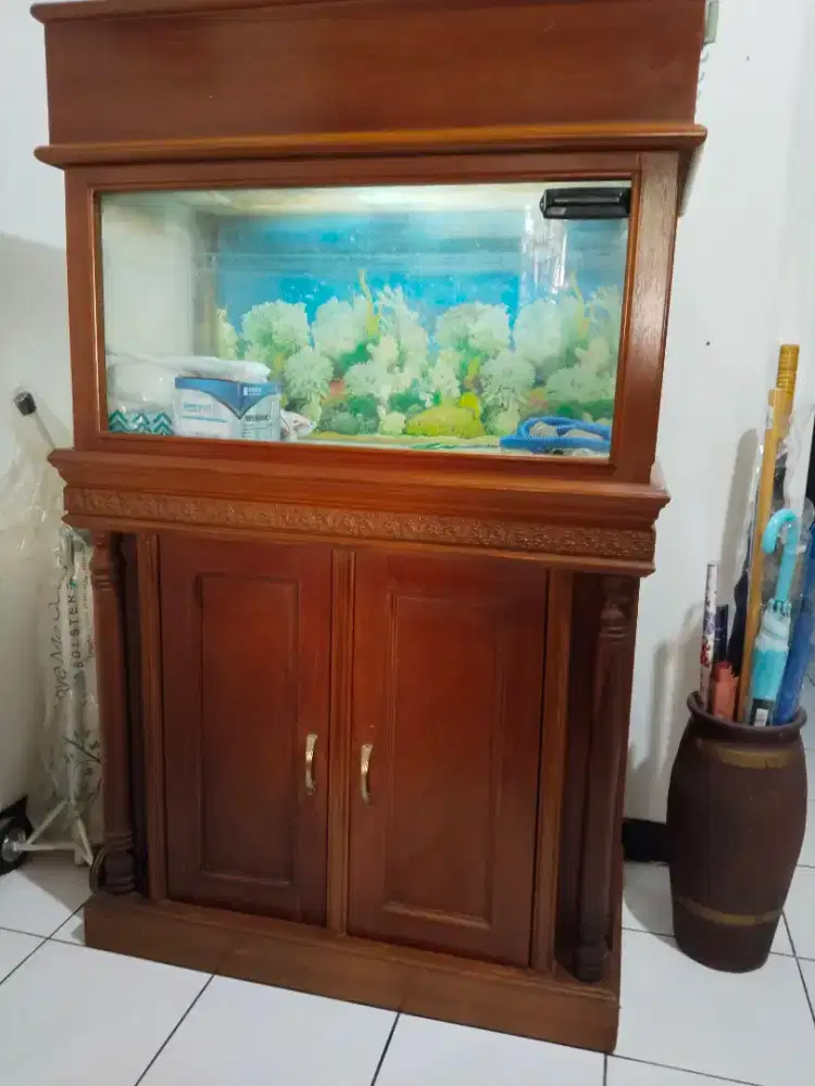 Lemari kayu aquarium