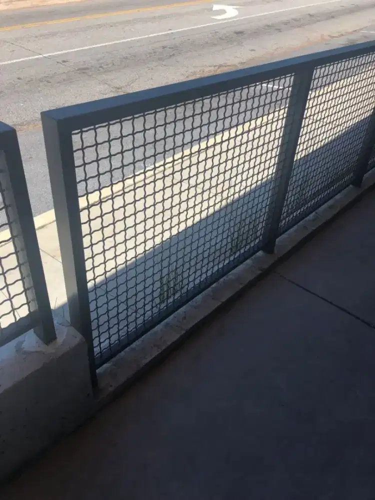 pagar balkon dan railing tangga wire mesh loket