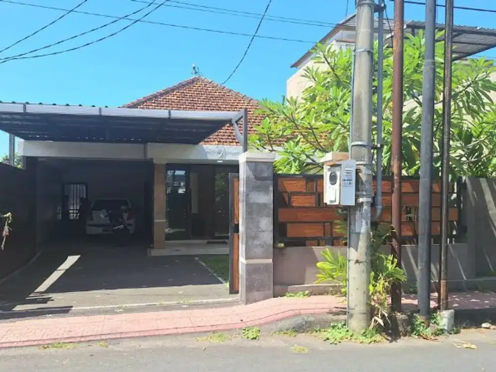 RUMAH BAGUS 1 LANTAI DI GADUNG DANGIN PURI DENPASAR