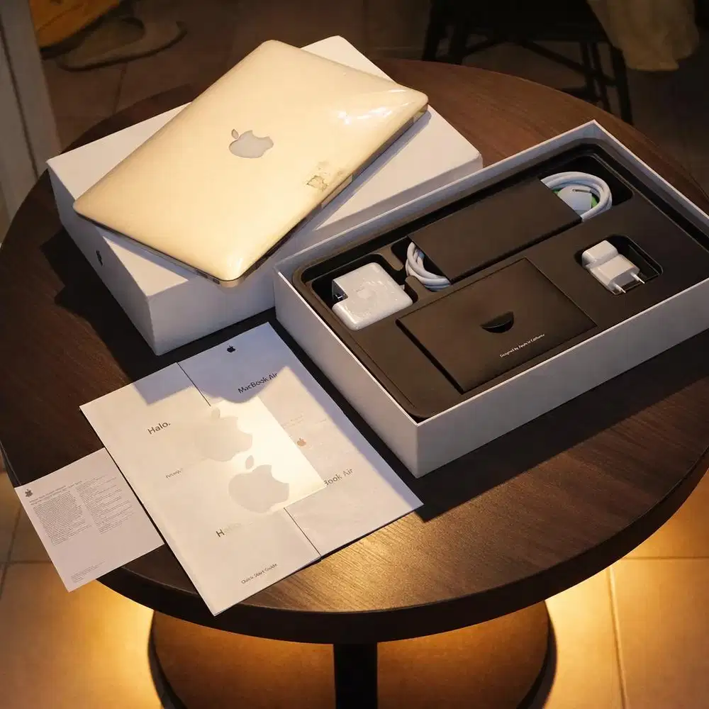 Macbook Air 2017 beli 2021 ibox PA/A Fullset Like New.