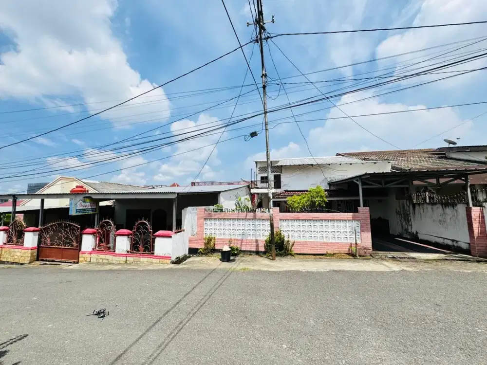 DIJUAL RUMAH HALAMAN LUAS BELAKANG PTC MALL PALEMBANG