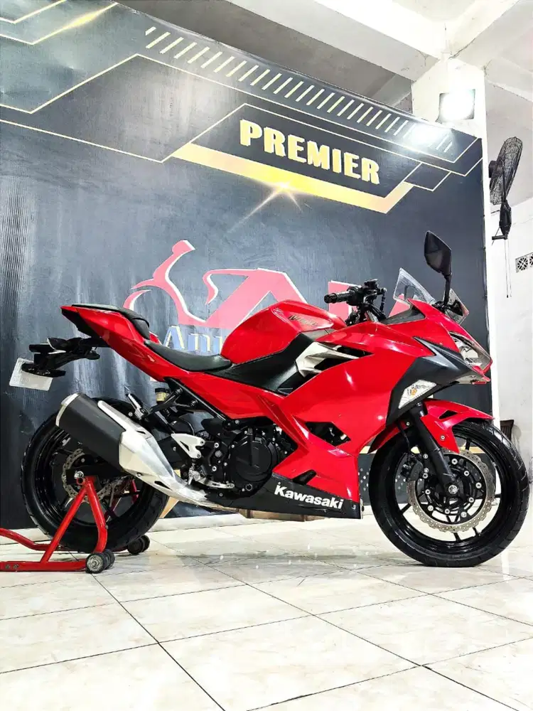 Buruan cek Kawasaki New Ninja 250 FI reg 2019 dp 8jt an cakep