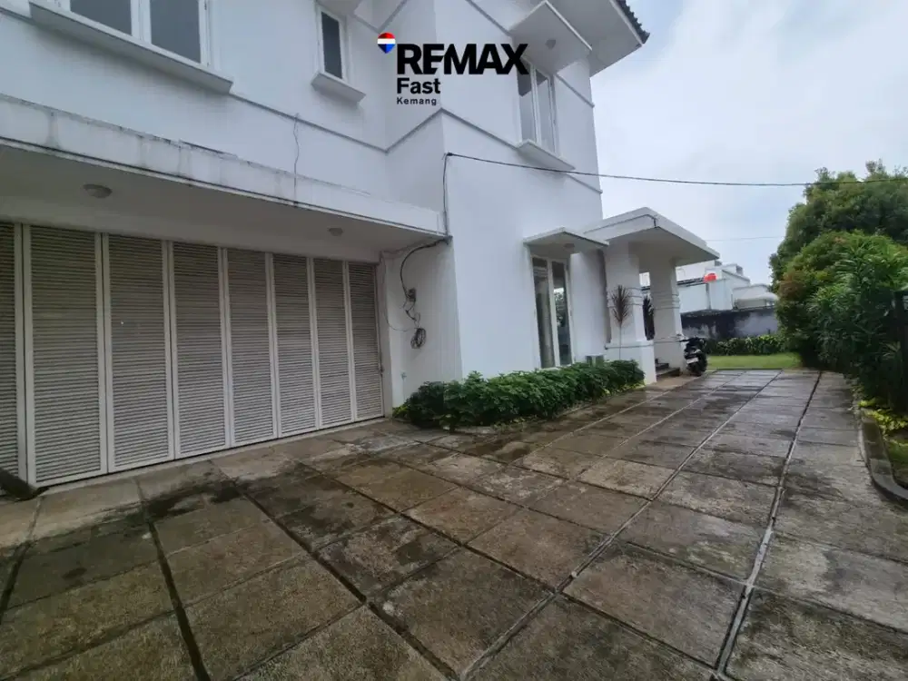 DISEWAKAN! RUMAH MEWAH CIPETE SELATAN