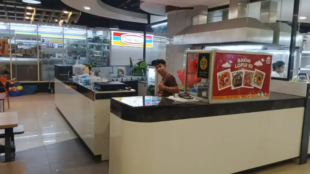 Dicari kasir (pramusaji dan helper )