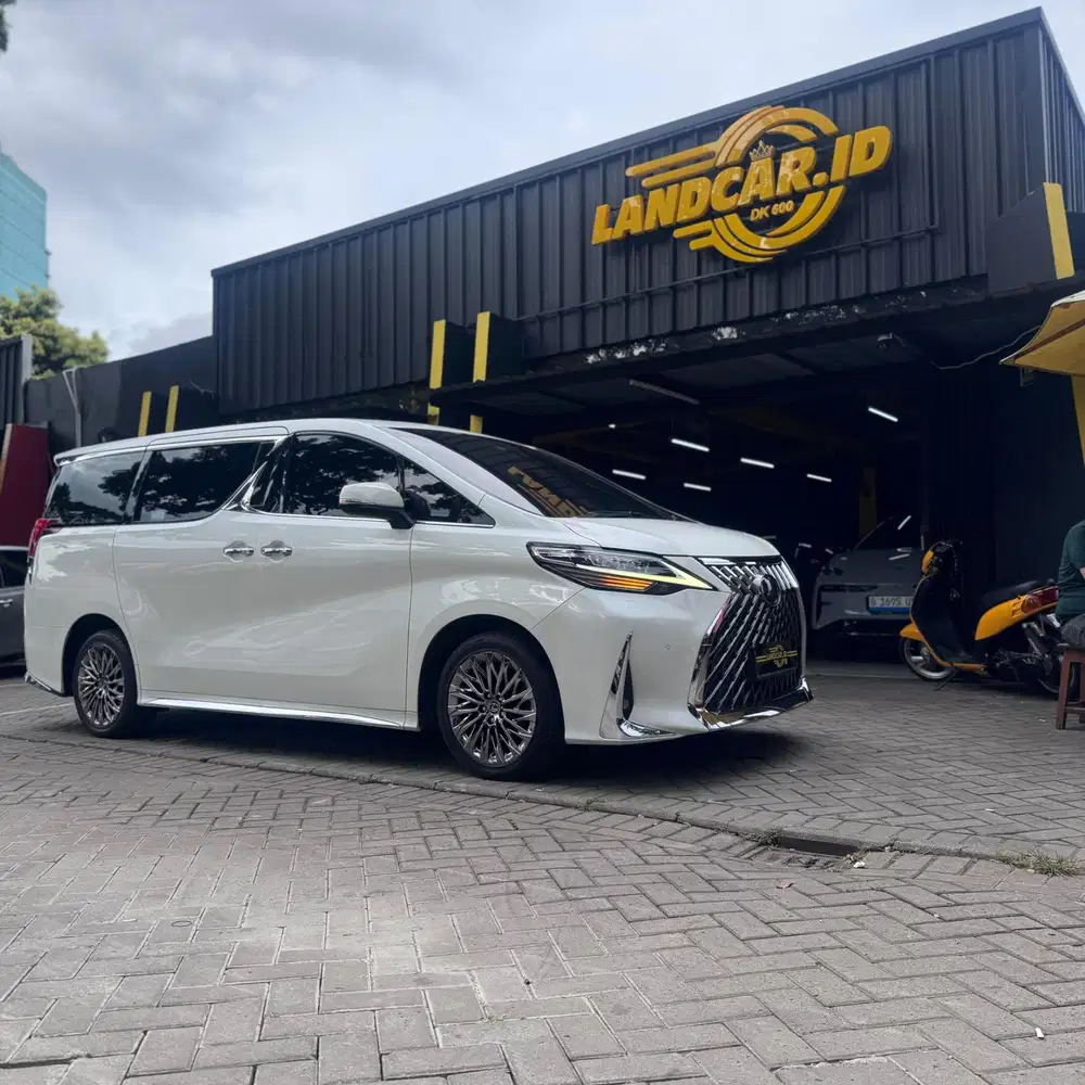 Lexus LM350 VIP 4-Seater 2020