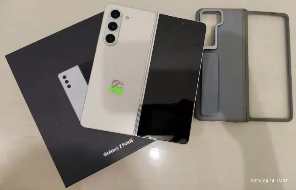 Samsung Z Fold 5G 12/512 Gb Likenew 99% Garansi Ex Resmi bisa TT/BT