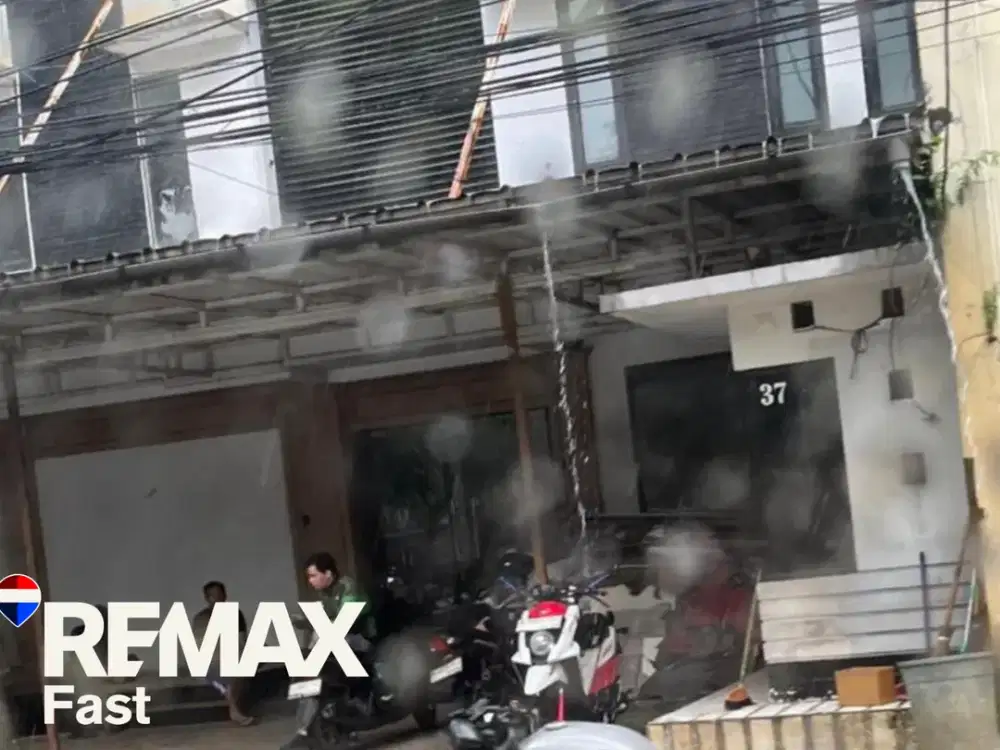 Disewakan Ruko (bisa gandeng ; bisa satuan) Daerah Senayan Kebayoran Baru