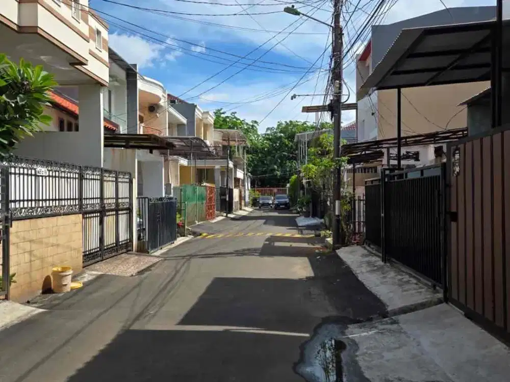 Rumah Standart 2,5 lantai Gading Elok Timur Kelapa Gading Jakarta Utara