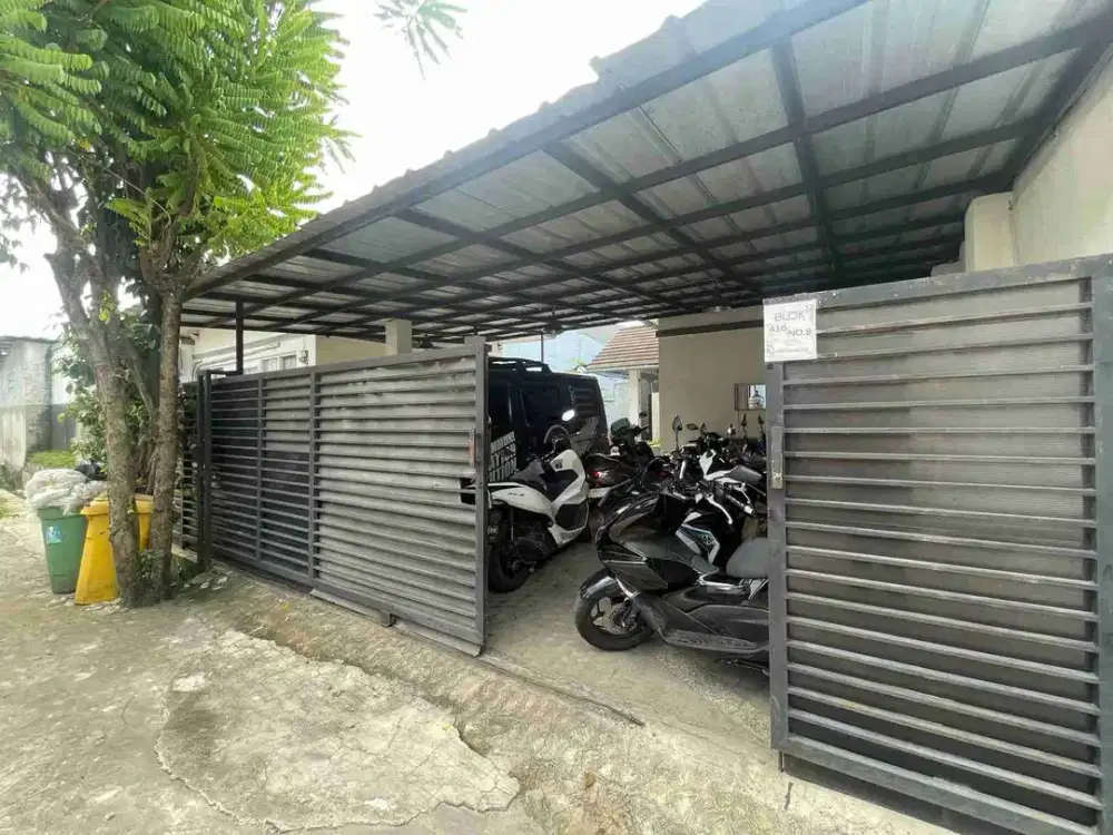 Rumah Ala Villa halaman luas