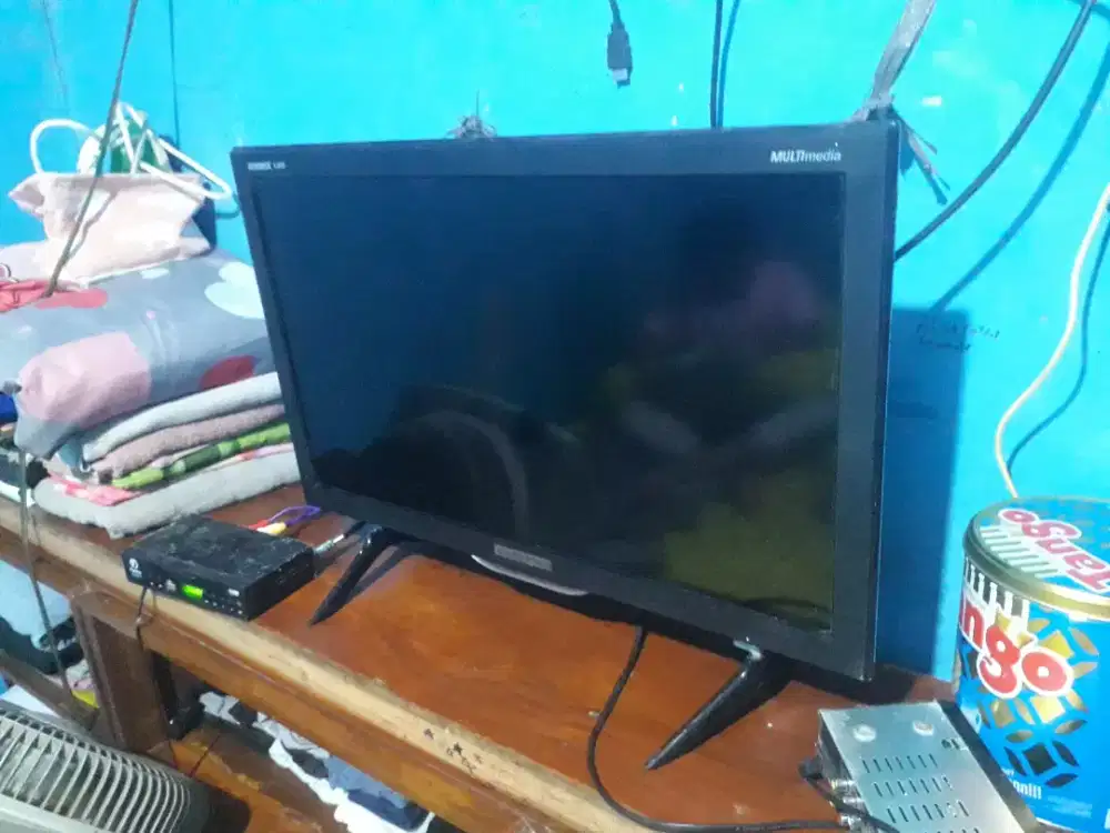 Led tv polytron 24inc sama stb antena