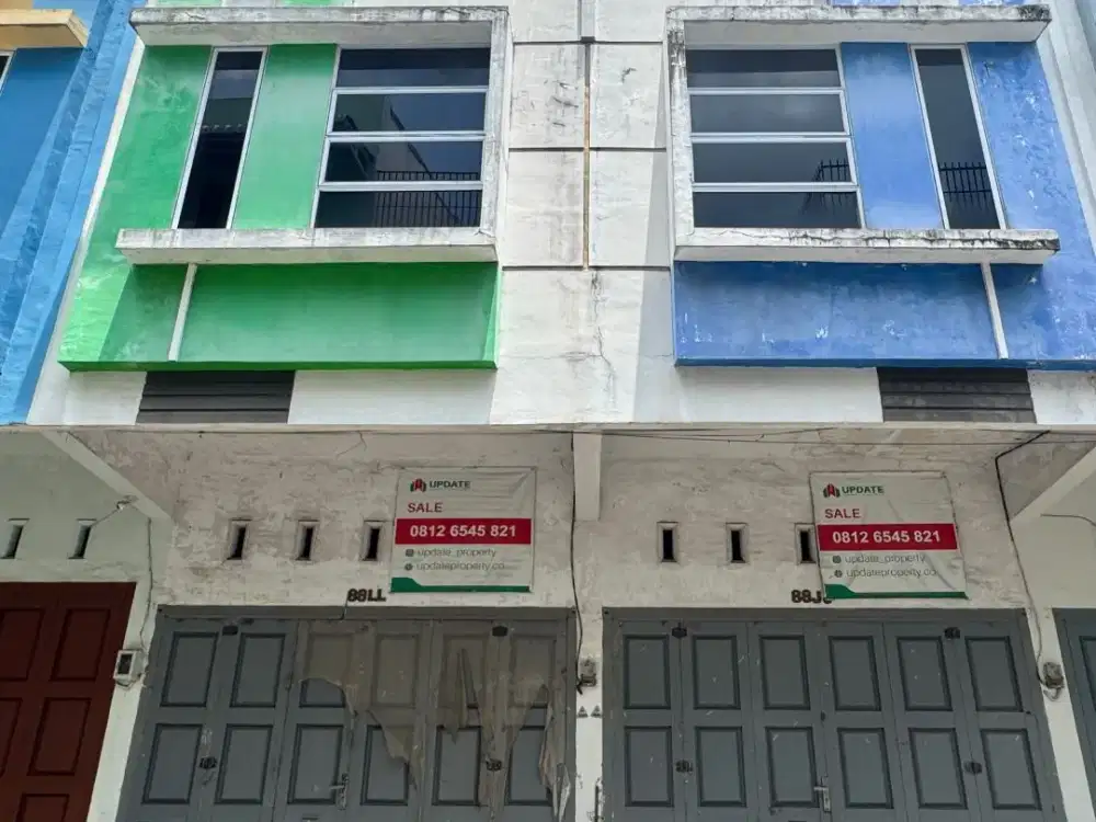 DIJUAL RUMAH DI KOMPLEK ADAM MALIK TOWNHOUSE JALAN SEKATA MEDAN