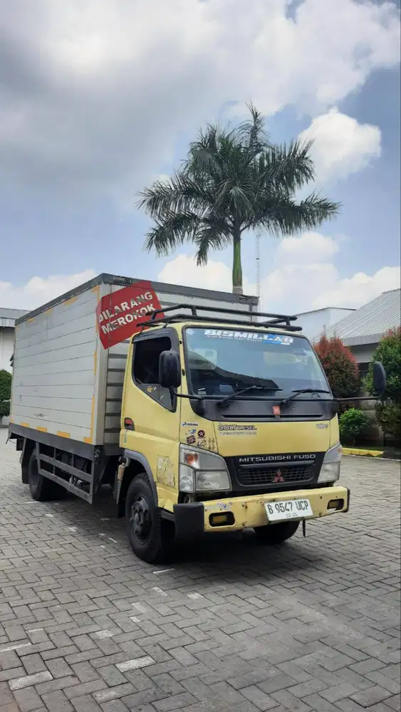 Mitsubishi Fuso Colt Diesel FE73MT 6 BAN Box Aluminum Engkel (2015)