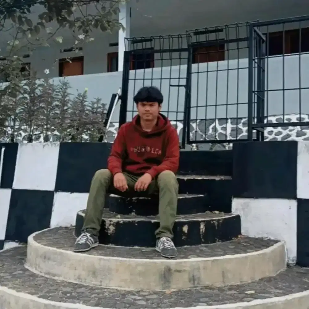 Nyari kerjaan apa aja yang penting halal