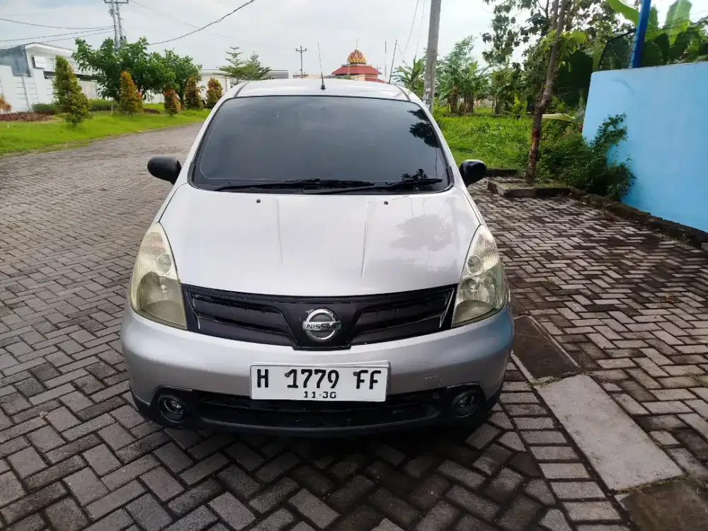 Grand Livina SV matic 2011