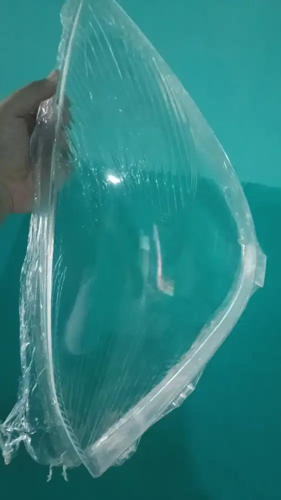 Kaca lampu depan Avanza Tahun 2005 Sebelah kanan