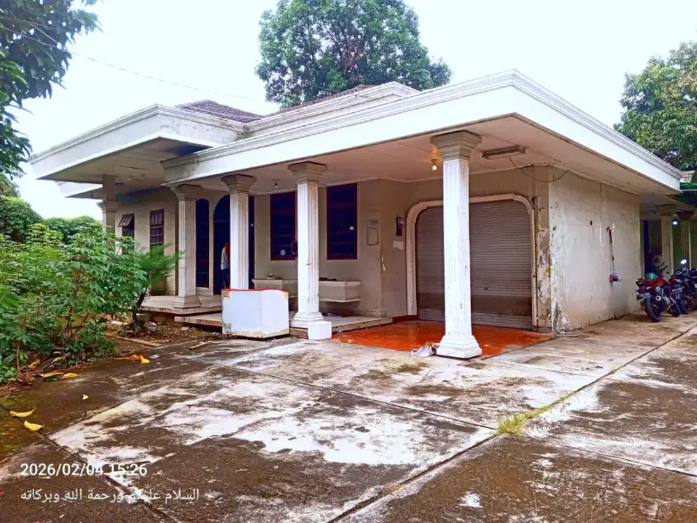 DISEWAKAN RUMAH PERLU DIRENOVASI KONDISI APA ADANYA DENGAN HALAMAN SANGAT LUAS  KAWASAN PSR MINGGU JAK-SEL