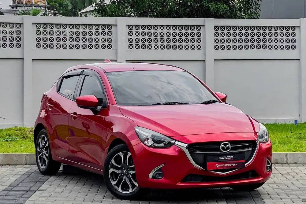 Mazda 2 R 1.5 Hatchback Skyactiv AT Matic 2017 Merah Metalik.