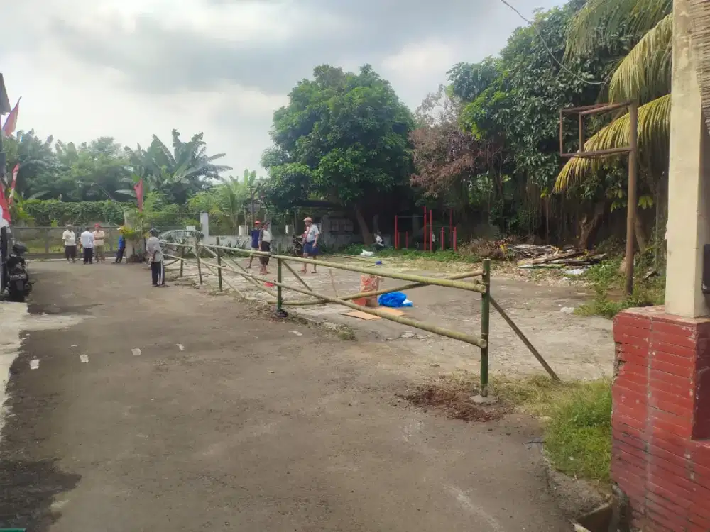 Dijual tanah di kompleks Cempaka Hijau Ciputat Jl. Wr. Supratman