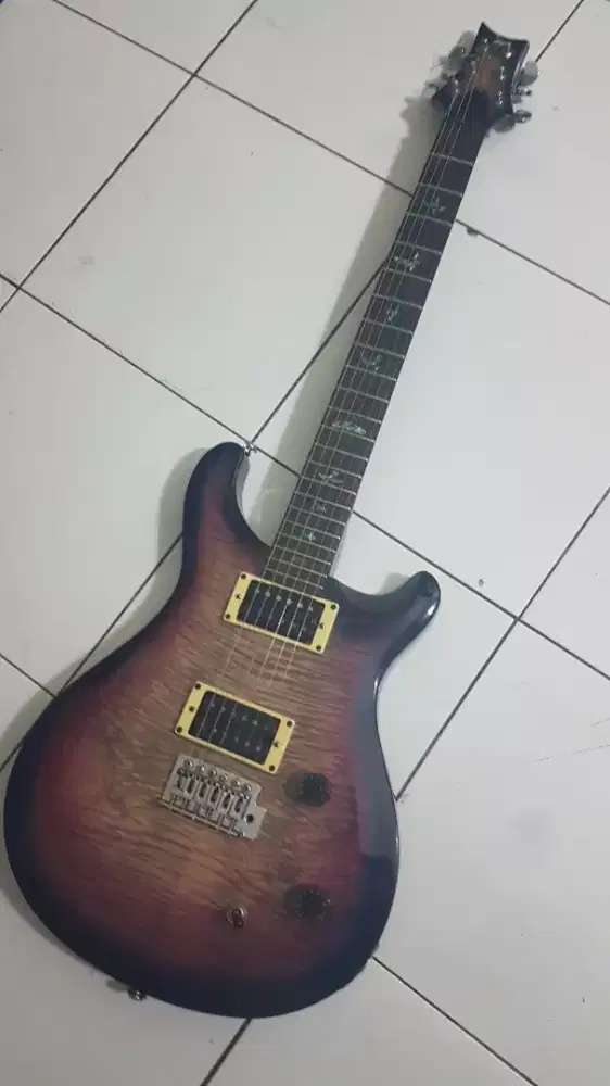 Gitar listrik custom