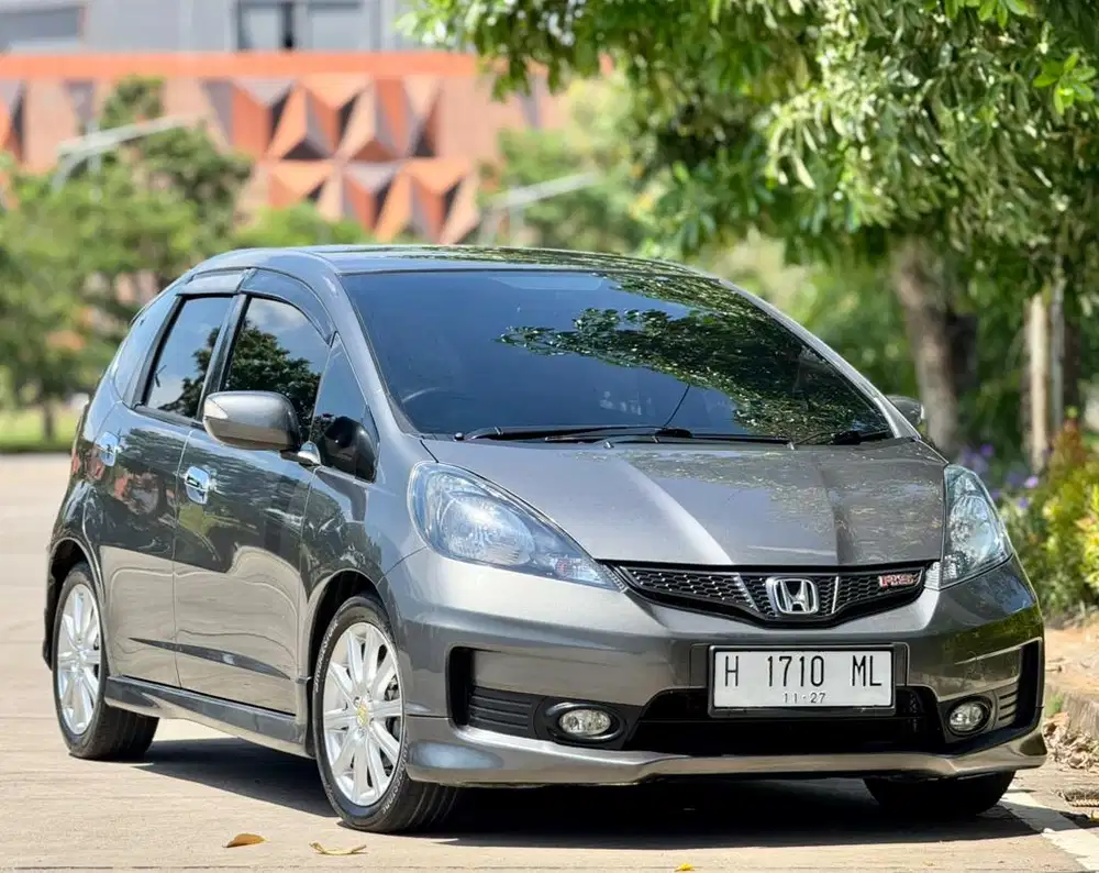 DP 15 jt! Honda Jazz RS Matic 2013 MMC Antik Spt Baru!!