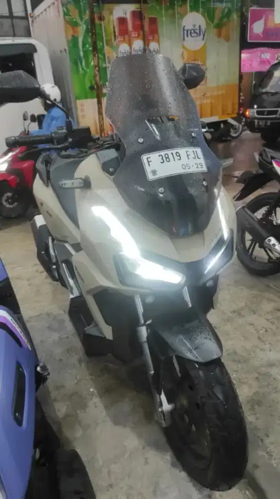 Di Jual motor ADV ABS 2024