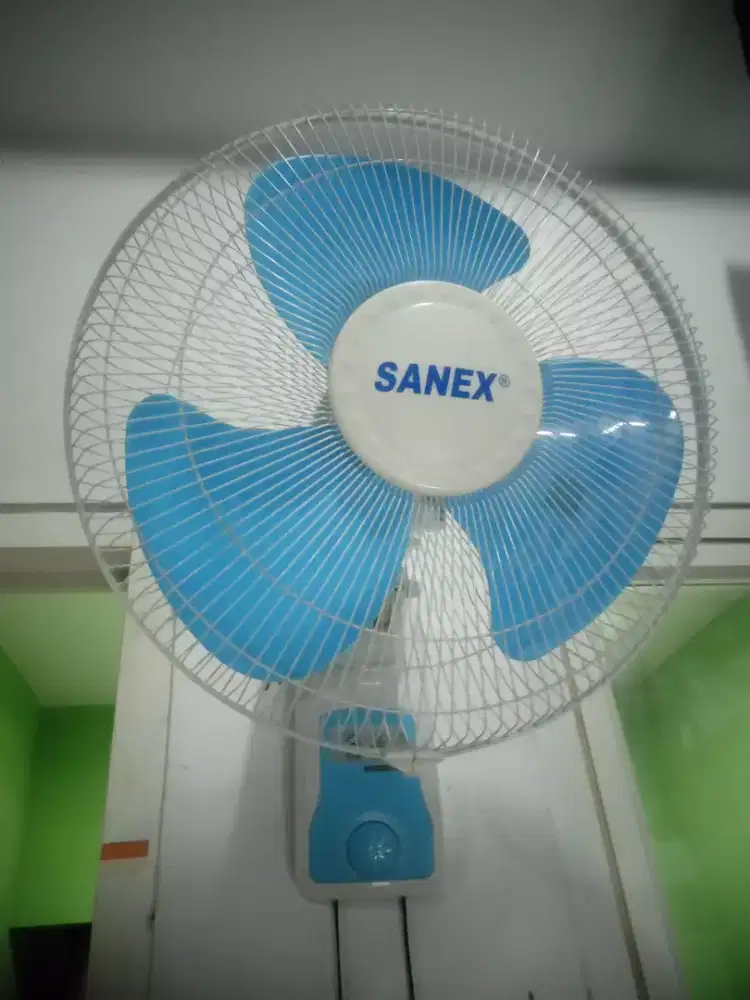 Kipas angin dinding 16 inch merk sanex normal siap pakai nego tipis