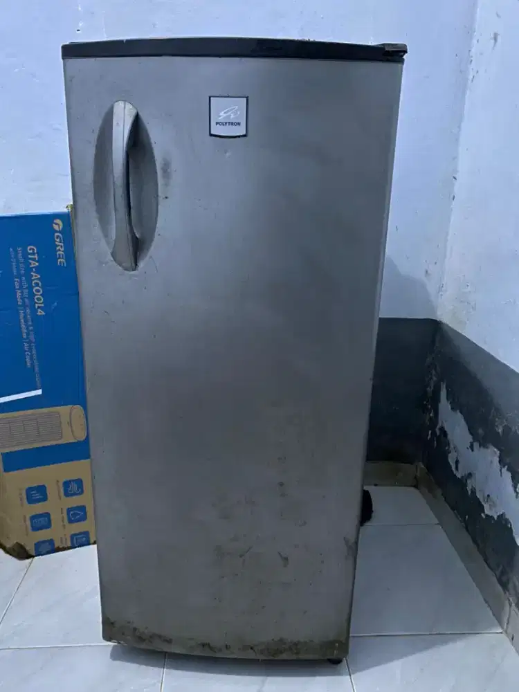 Kulkas Polytron